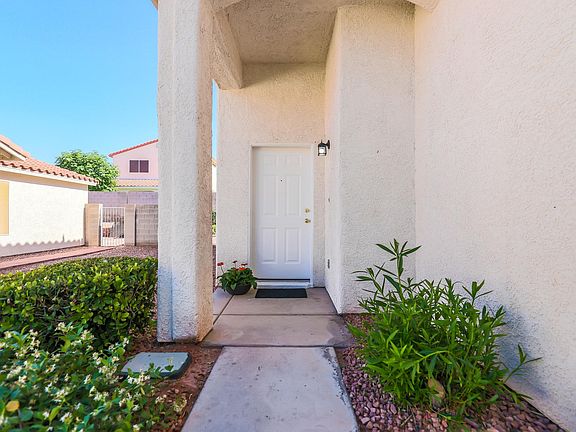 3rd image of 1013 Whispering Birch Ave