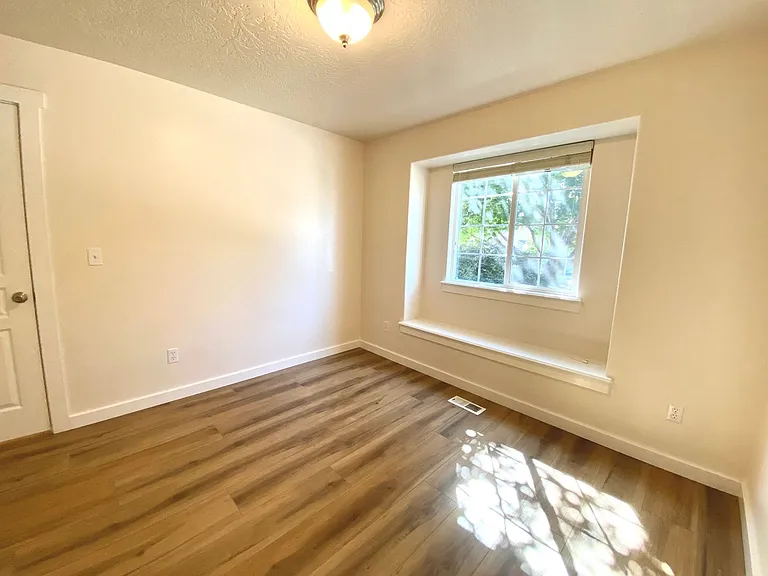 1014 N Manship Ave — Photo 31