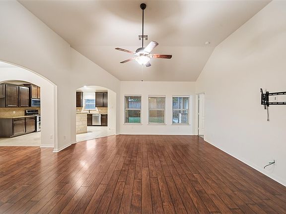 4th image of 961 Wannan Ln