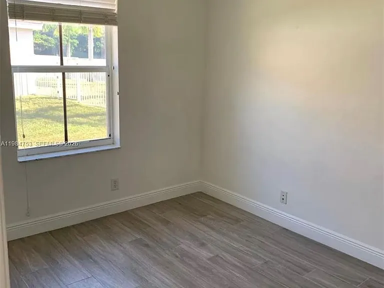 1918 Andromeda Ln #1918 — Photo 5