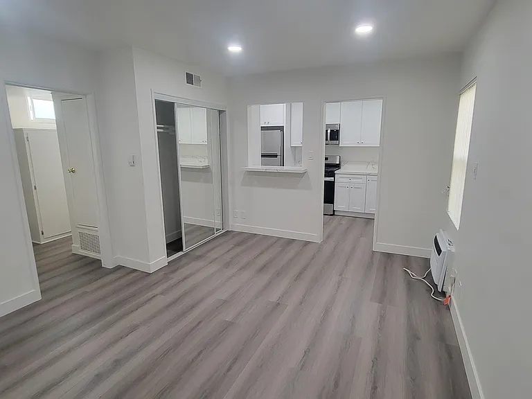 5305 Lindley Ave — Photo 12