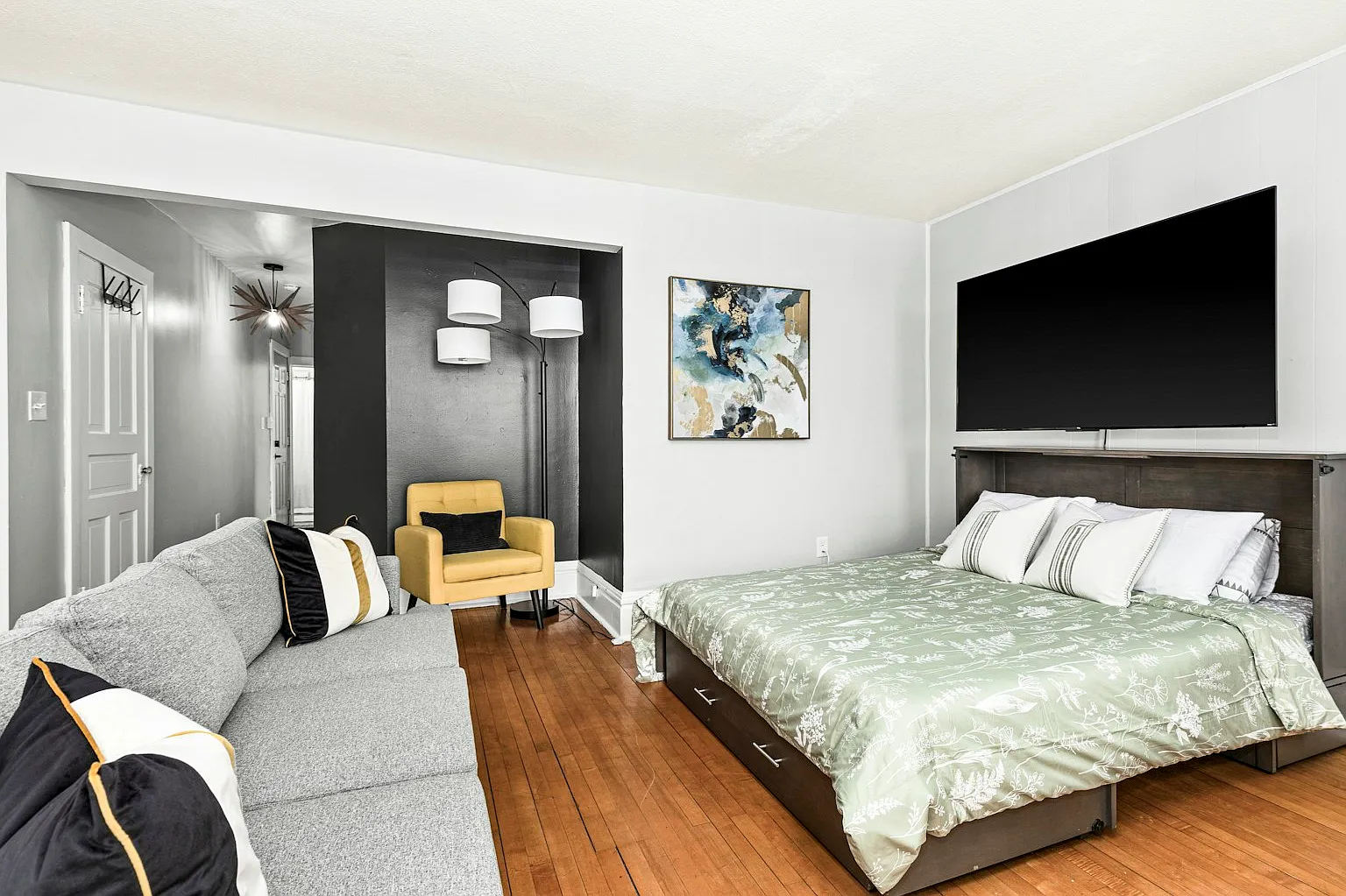 209 East 3rd Street, Unit 211 Upper — Photo 4