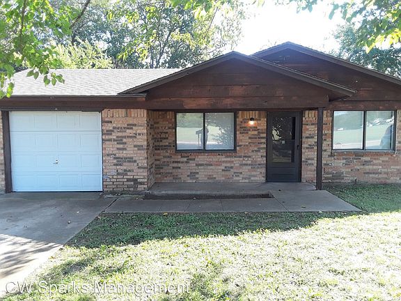 2nd image of 1938 Baylor Dr