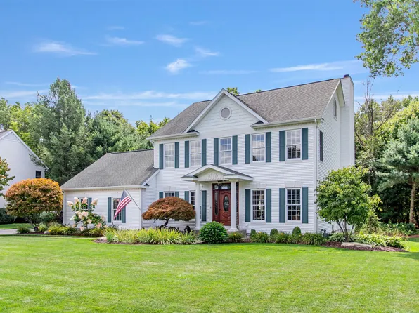 1872 Goldeneye Dr, Holland, MI 49424