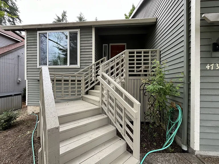 4737 SW Pendleton St — Photo 4