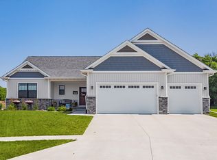5112 Springbrook Cir, Ames, IA 50014