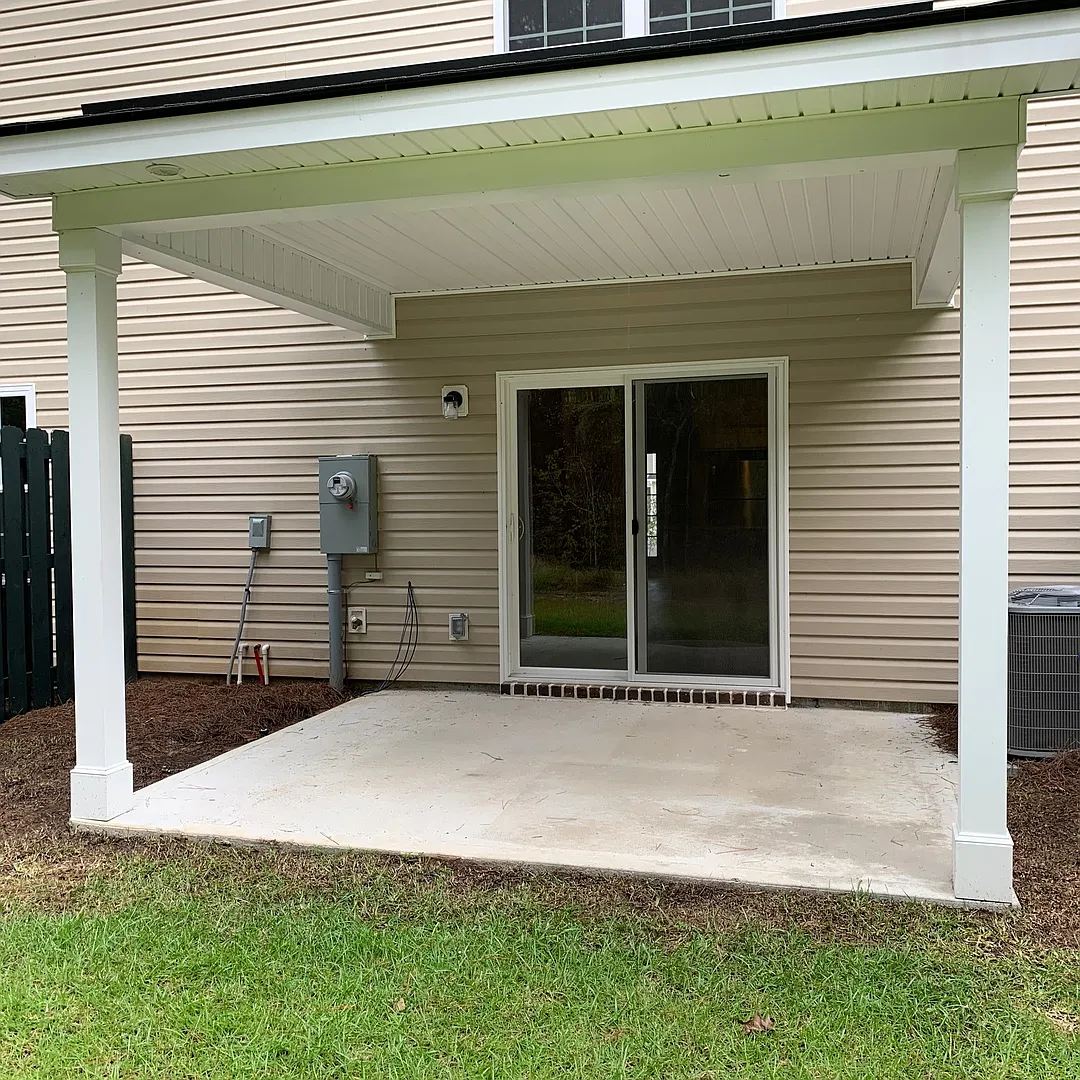 Very well maintained Townhouse — Photo 1