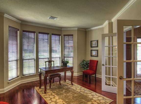 4th image of 110 McBride Ln