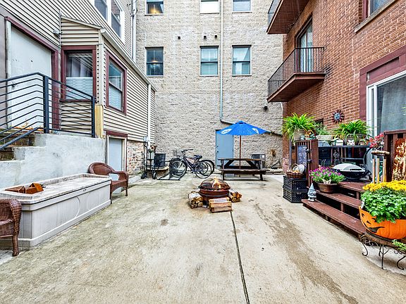 3rd image of 1128 W Diversey Pkwy APT 1R