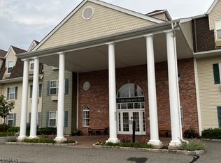 9118 Richmond Rd #118, West Milford, NJ 07480