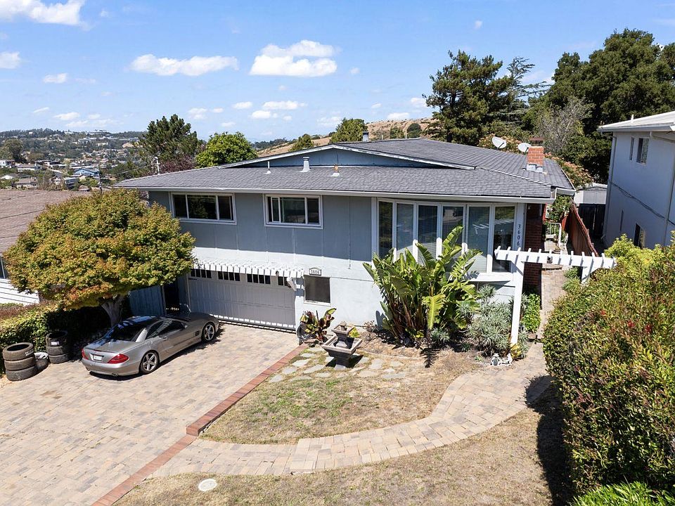 1st image of 3606 Hillcrest Dr