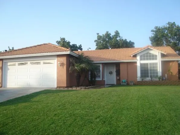 2580 W Plaza Serena Dr, Rialto, CA 92377