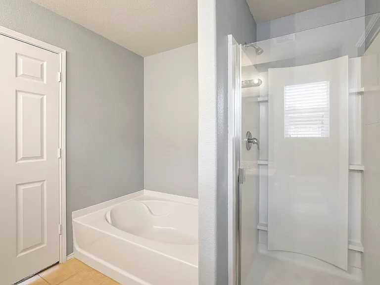 1433 Willoughby Way — Photo 7