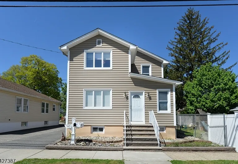 142 Grand Ave #2 — Photo 1