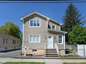 142 Grand Ave, Hawthorne, NJ