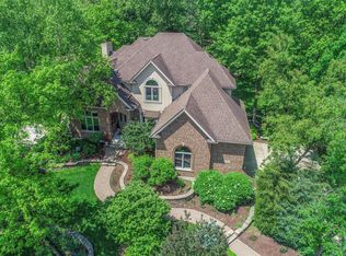 800 Reserve Ct, South Elgin, IL 60177