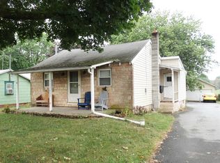 639 N Farmersville Rd, Akron, PA 17501