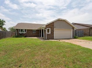 1616 SE 7th St, Moore, OK 73160