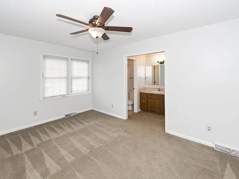 305 Chessington Cir — Photo 14