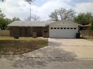 107 Ridgewood Dr, Del Rio, TX 78840