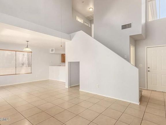 3rd image of 418 S Sunrise Dr