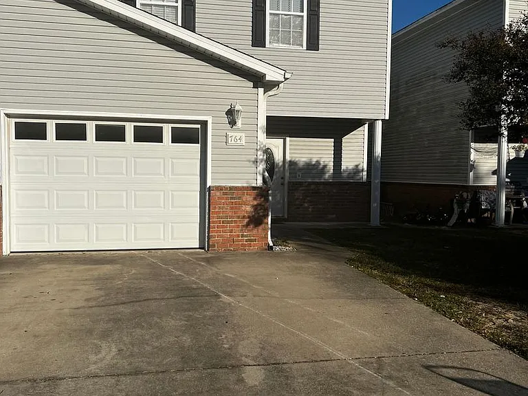 764 Shady St — Photo 1
