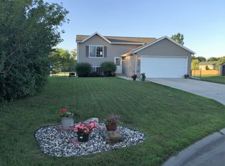 329 Meridian Cir, Mapleton, ND 58059