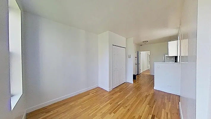 Rented by Bond New York | media 13