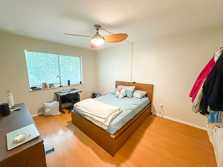 1015 SW 9th St #D22 — Photo 7