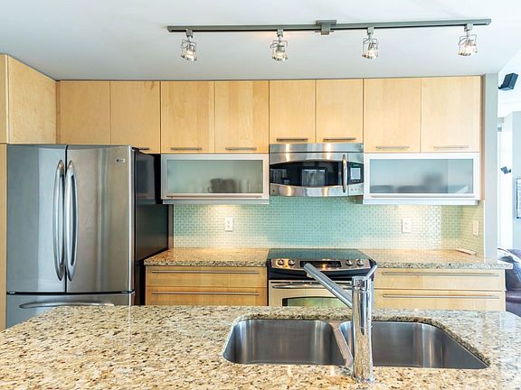 4th image of 215 13th Ave SW #2505