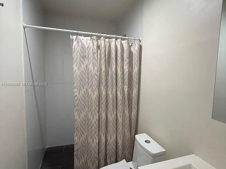 1725 SW 32nd St #0 — Photo 5