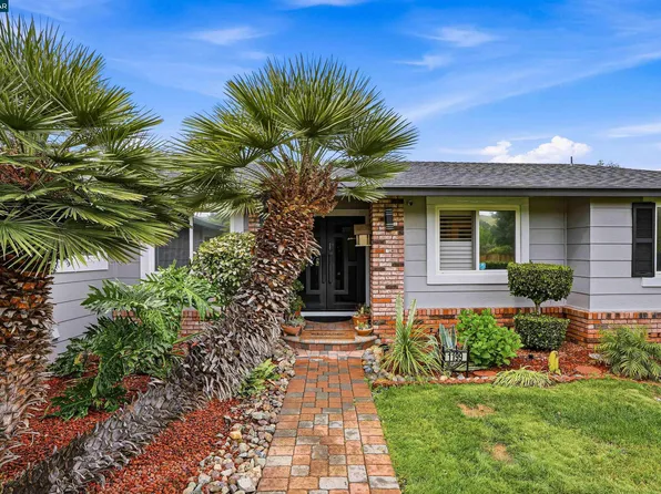 1199 Gamay Dr, Clayton, CA 94517