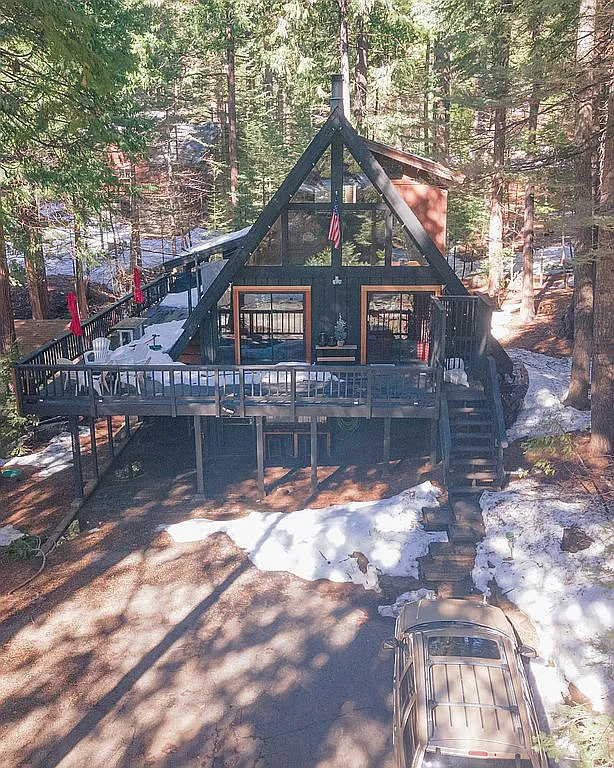 1056 Julia Ln photo 1