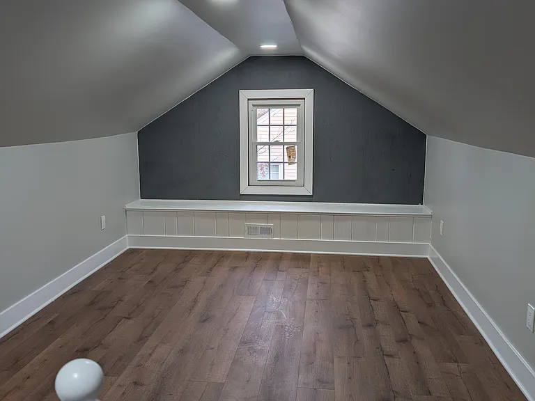 30 Lincoln Ave — Photo 22