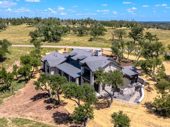 804 Lagrange Dr, Fredericksburg, TX 78624