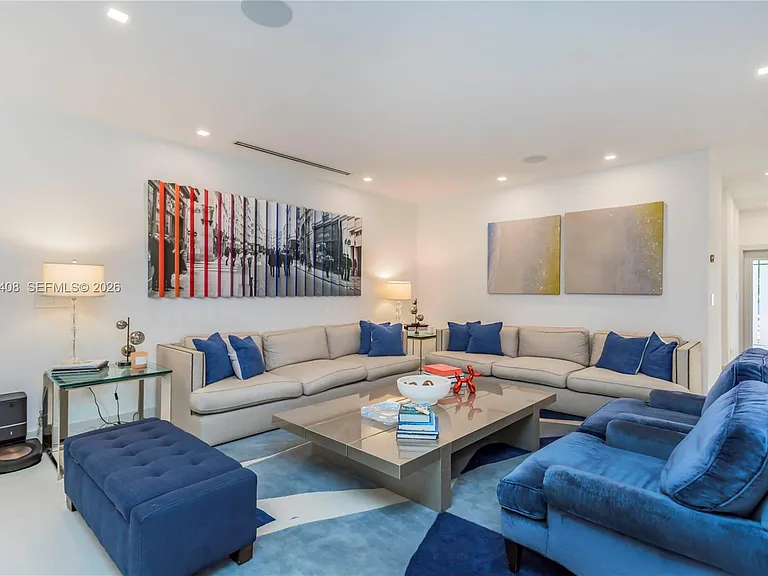 301 Shore Dr E — Photo 9