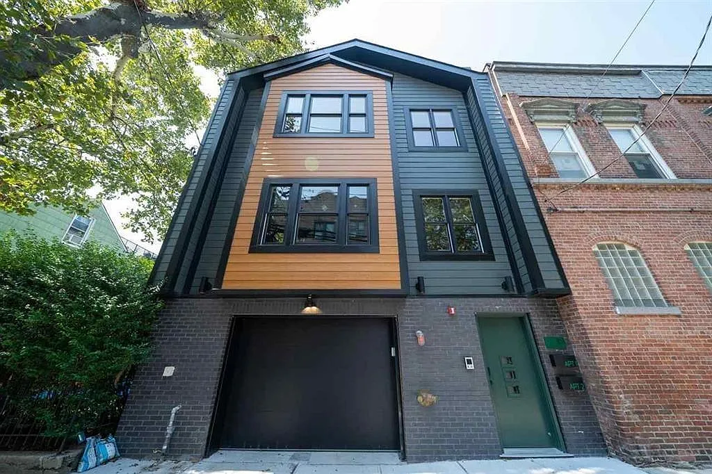 3 bed, 2.0 bath, 1575 sqft, $4,500 — Photo 1