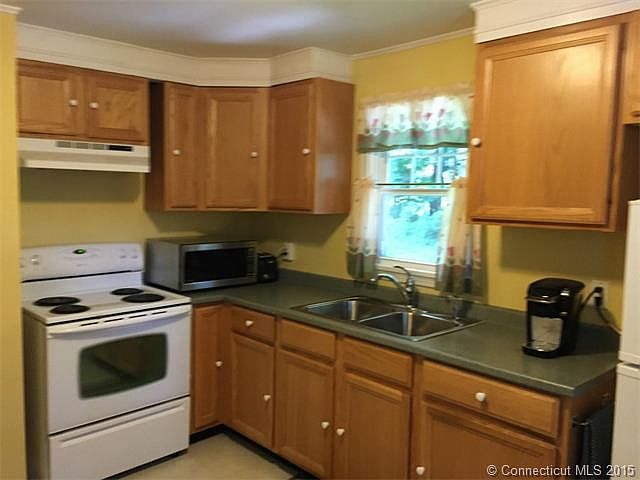 2nd image of 136 W Main St