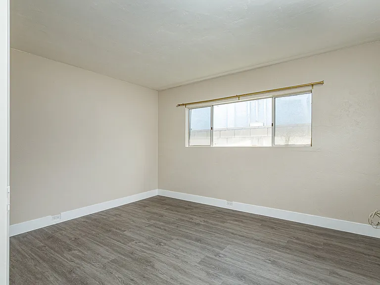 482 Minot Ave — Photo 8