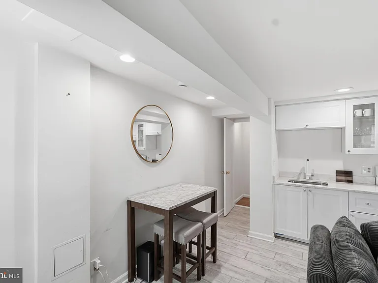 708 I St SE #B — Photo 14
