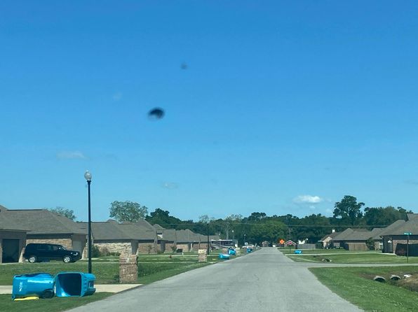 1074 Hammock Ln, Breaux Bridge, LA 70517