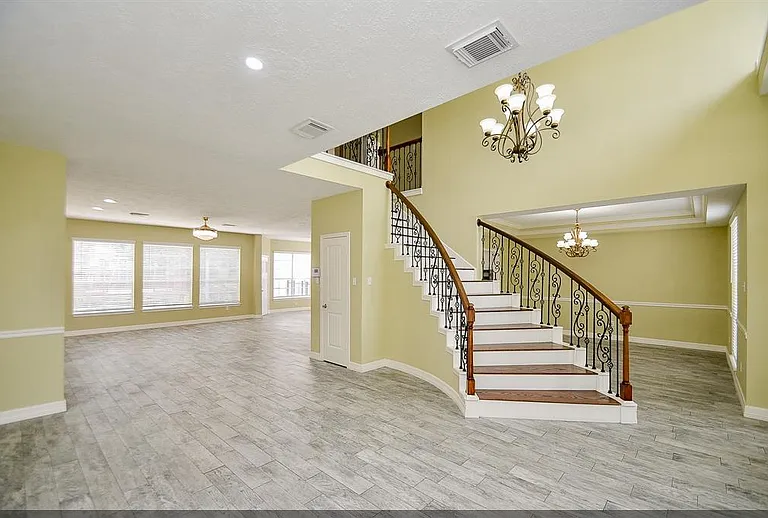 318 N Cypress Estates Cir — Photo 5