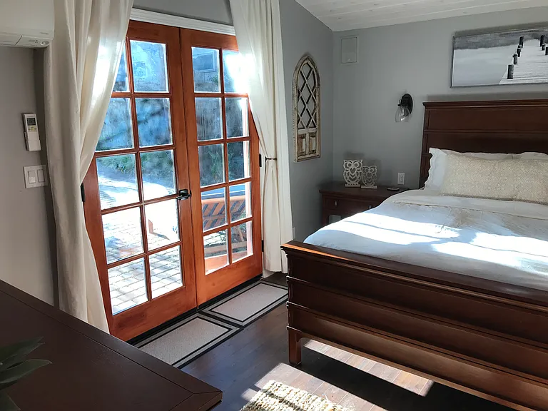 Master bath with French Doors