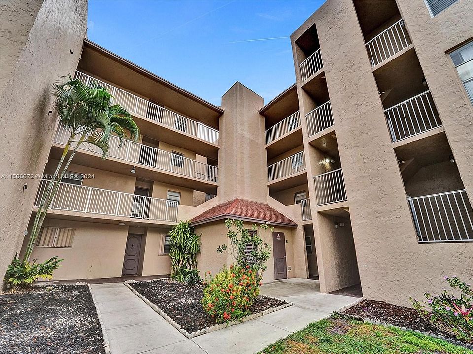 1st image of 9450 Live Oak Pl APT 304