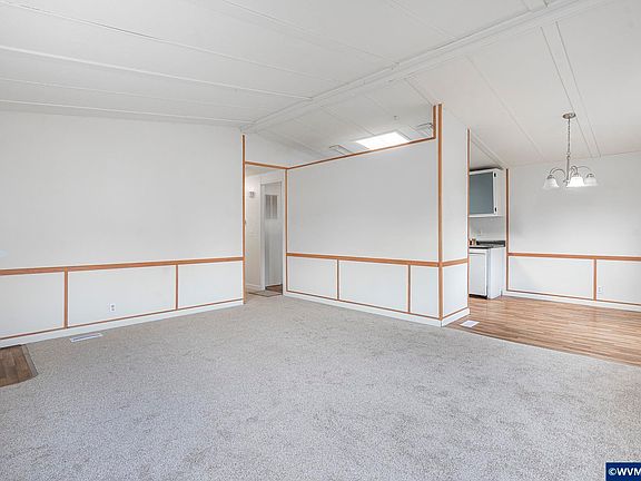 3rd image of 631 E Ellendale Ave Unit 207