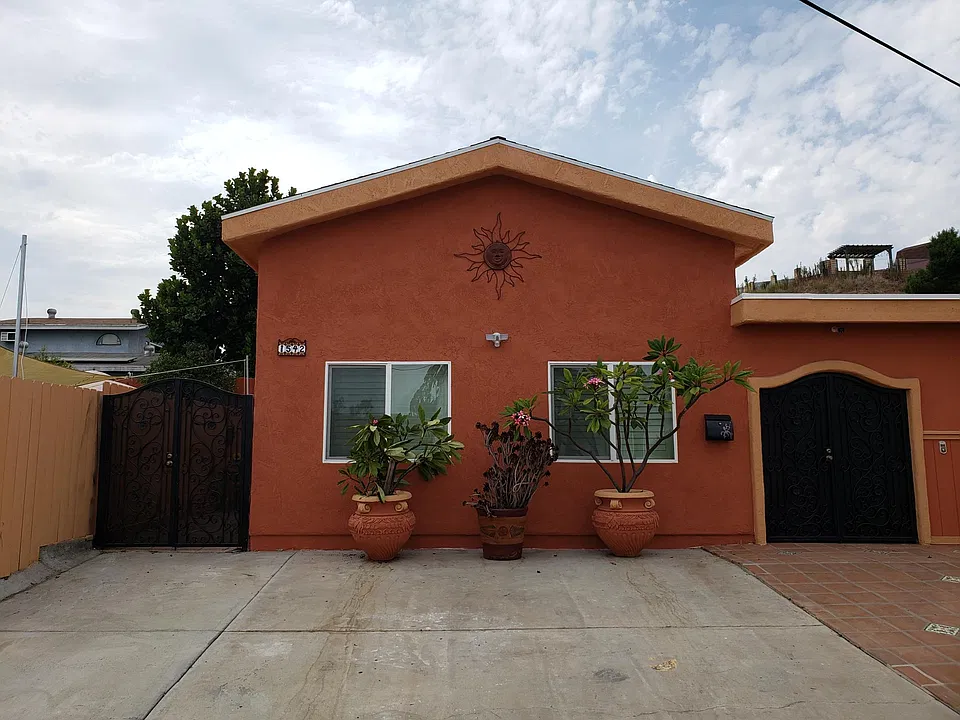 1542 Ocala Ave