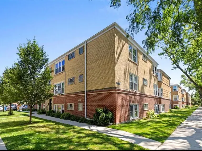 6705-6705 N California Ave — Photo 9