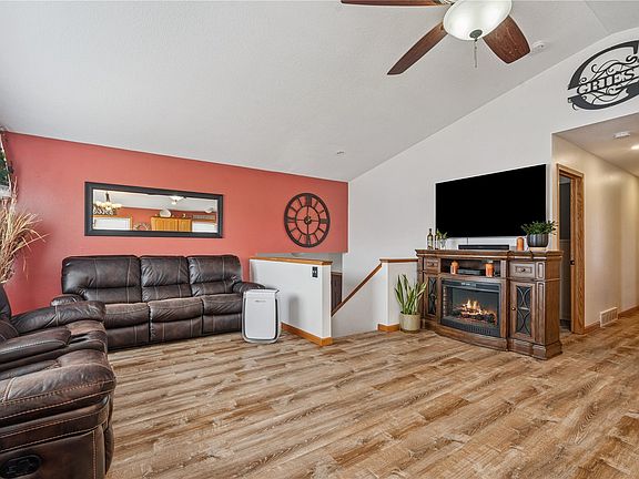 3rd image of 1370 48th St