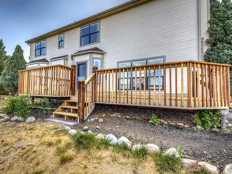 15210 Steinbeck Ln — Photo 2