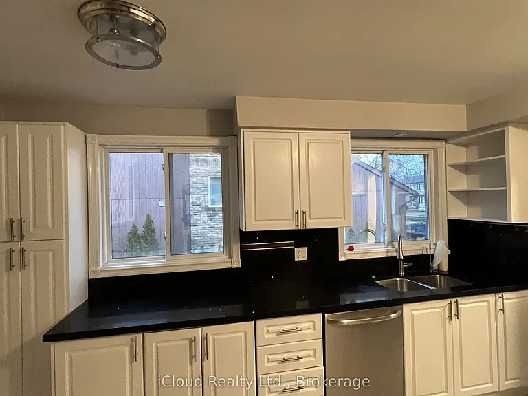 30 Salisbury Cir — Photo 8